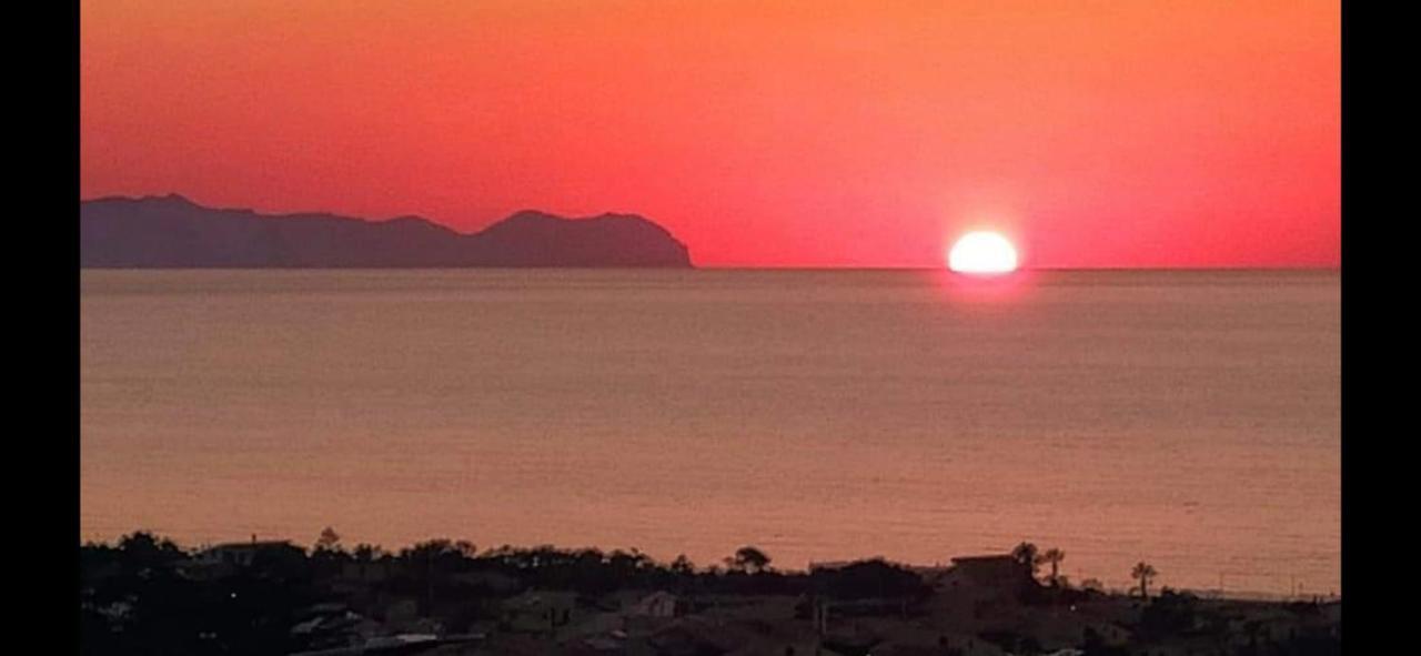 Case vacanze LE ROSE Campofelice Di Roccella Buitenkant foto