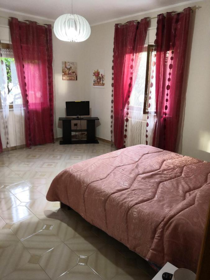 Case vacanze LE ROSE Campofelice Di Roccella Buitenkant foto